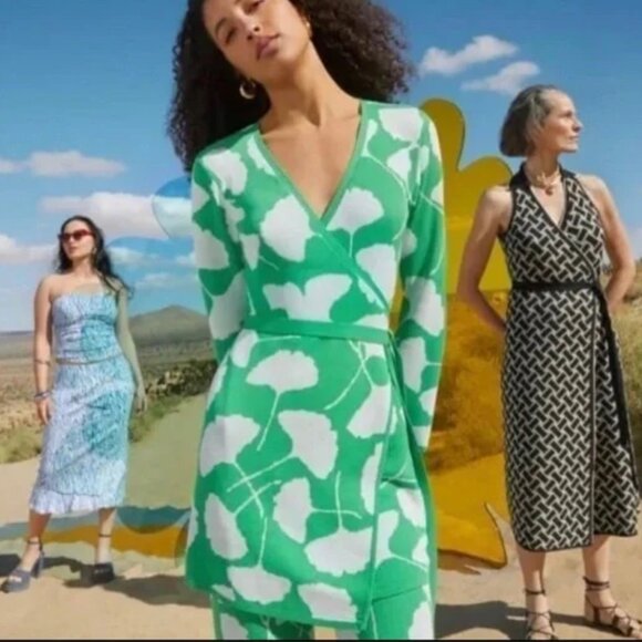 DVF Long Sleeve V-Neck Gingko Green Sweater Wrap Top NWT Size LARGE - Picture 3 of 8